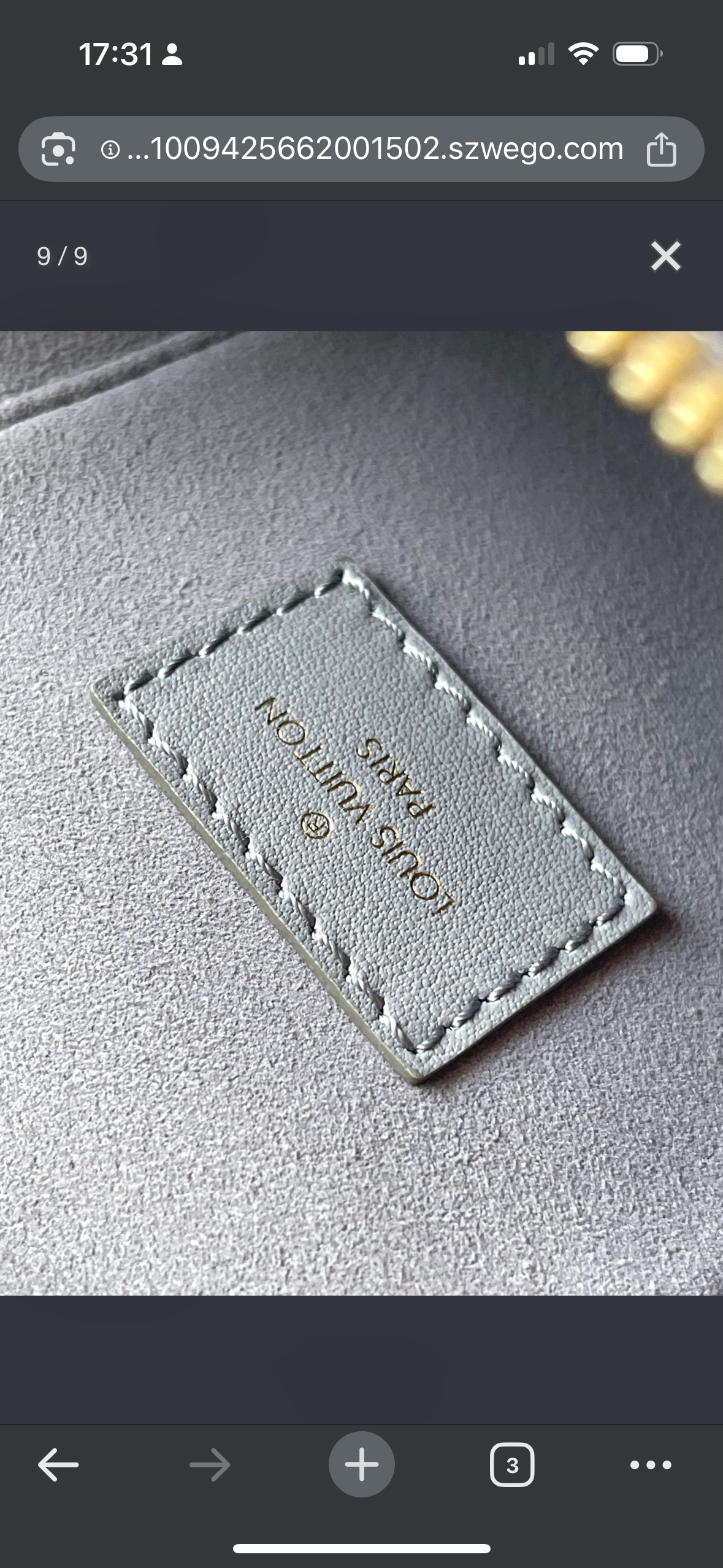 Elegant Grey Box Crossbody Bag with Gold Chain