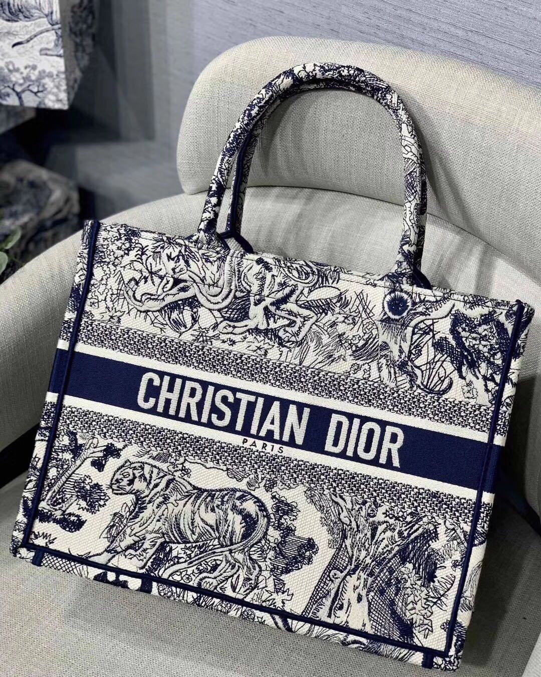 Luxury Embroidered Canvas Tote Bag – Large Structured Design