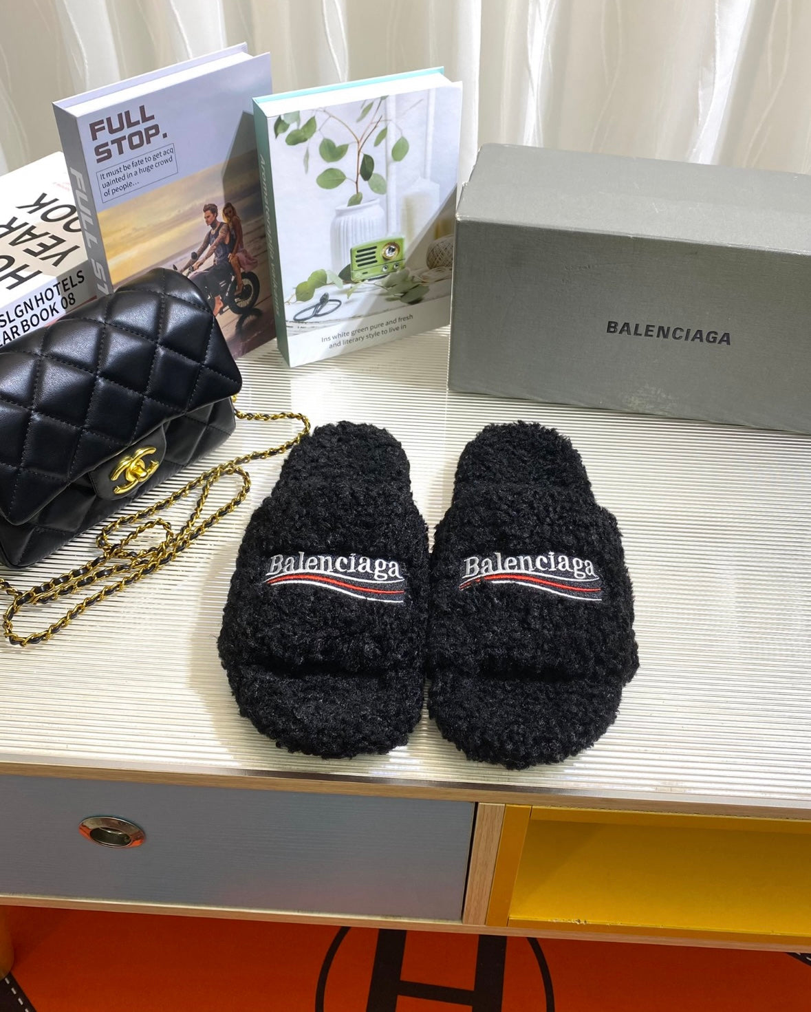 Cozy Luxe Teddy Slides – Black