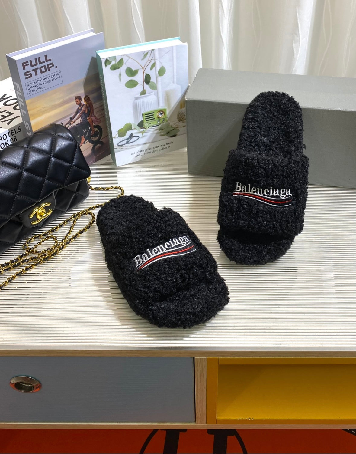 Cozy Luxe Teddy Slides – Black