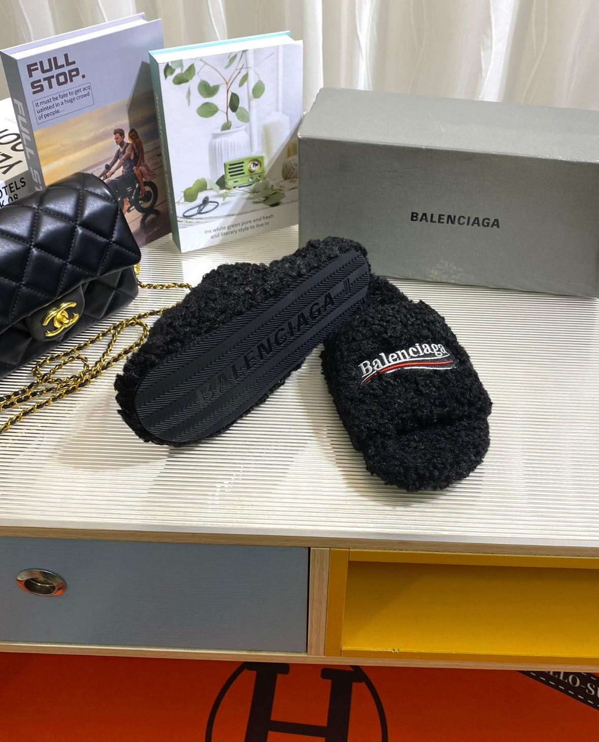 Cozy Luxe Teddy Slides – Black