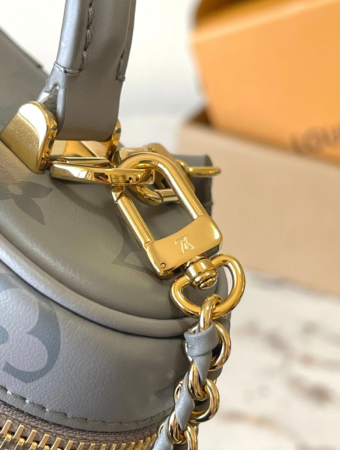 Elegant Grey Box Crossbody Bag with Gold Chain