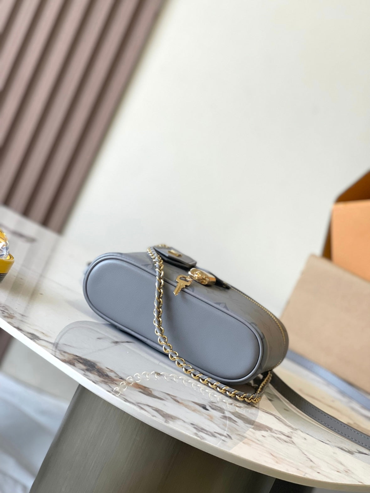 Elegant Grey Box Crossbody Bag with Gold Chain